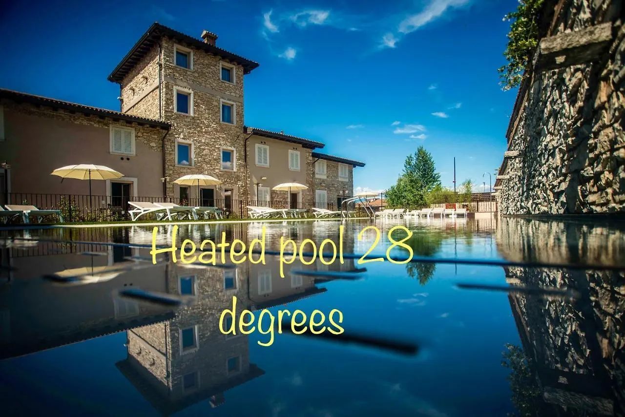 Relais Madergnago Gardapartments Desenzano del Garda Italië