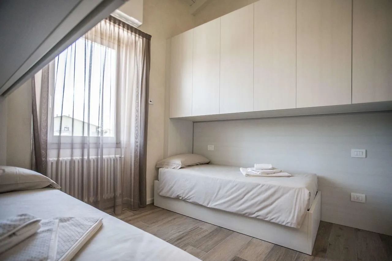 Relais Madergnago Gardapartments Desenzano del Garda 0*,  Italien