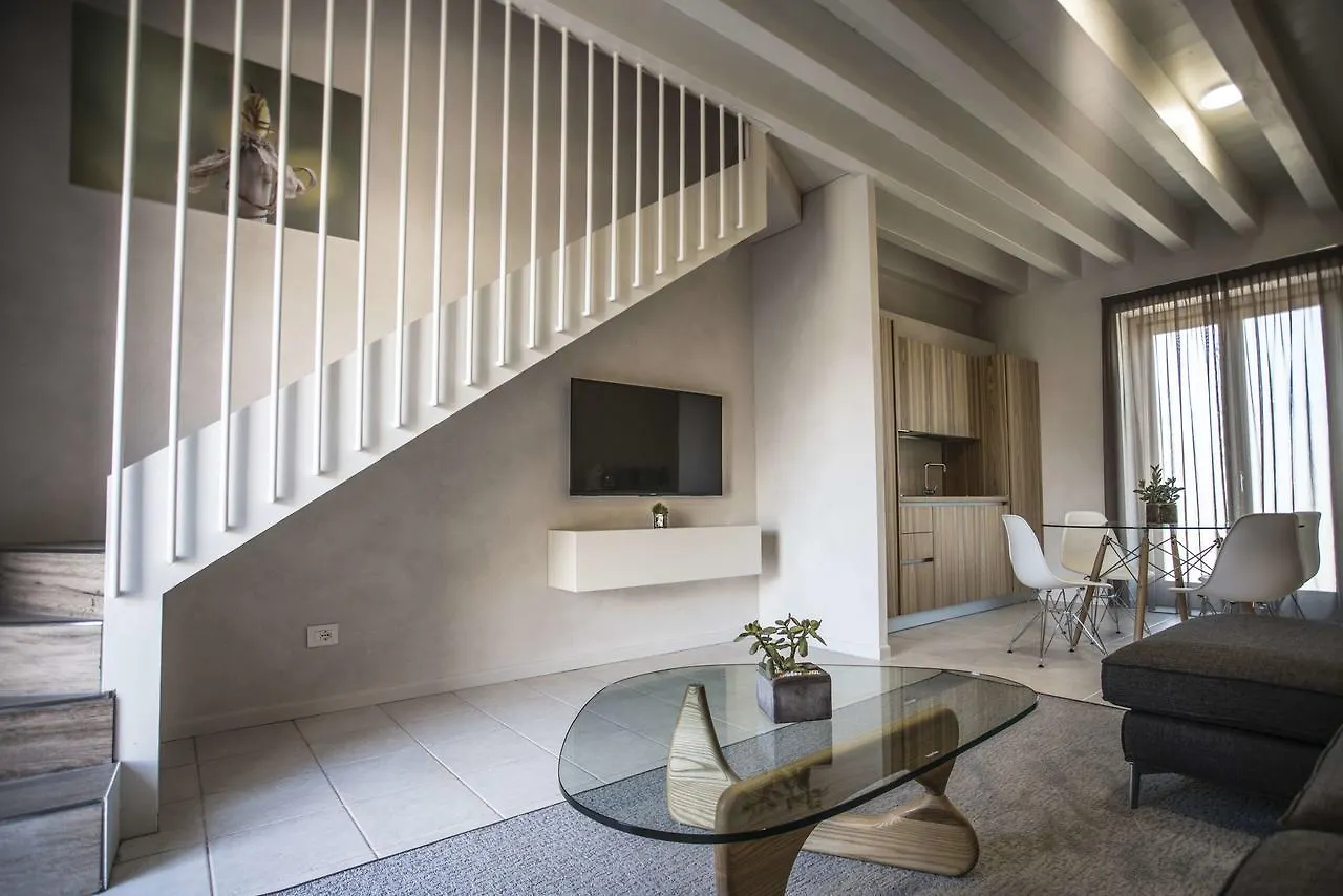Apartment Relais Madergnago Gardapartments Desenzano del Garda Italien