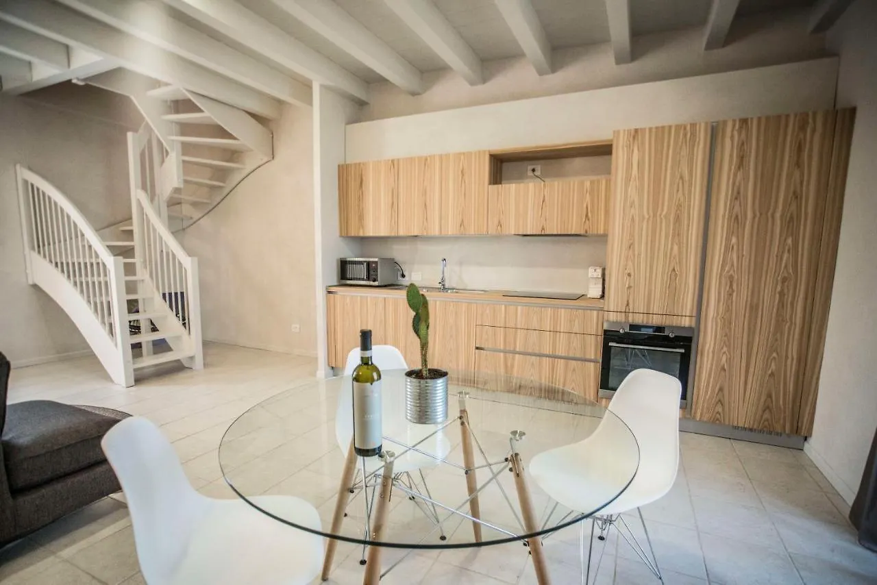 Appartement Relais Madergnago Gardapartments Desenzano del Garda
