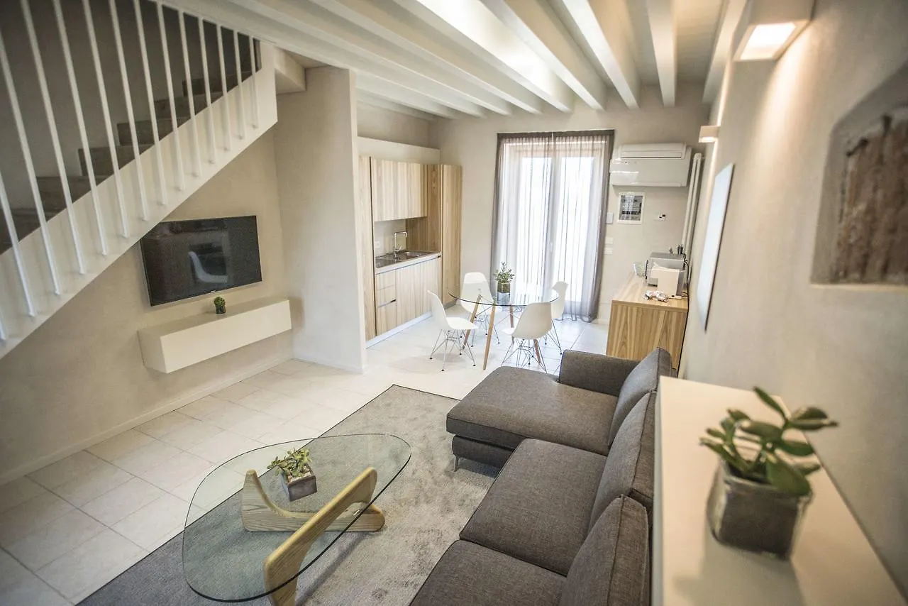 Relais Madergnago Gardapartments Desenzano del Garda 0*,  Italien