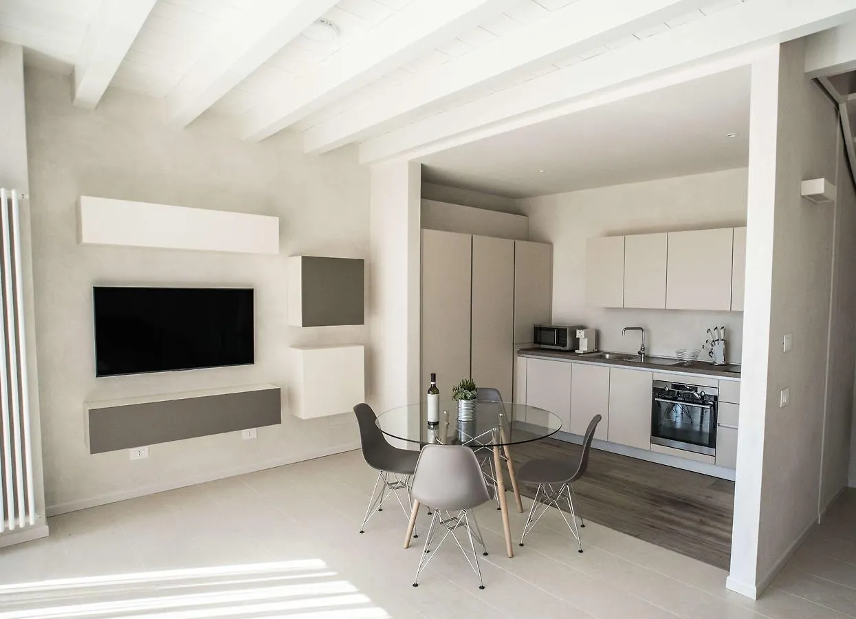 Lejlighed Relais Madergnago Gardapartments Desenzano del Garda Italien