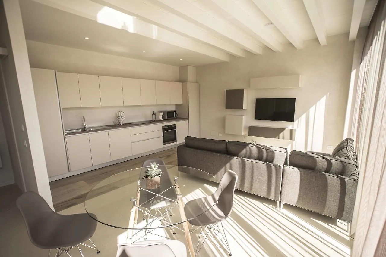 Lejlighed Relais Madergnago Gardapartments Desenzano del Garda Italien