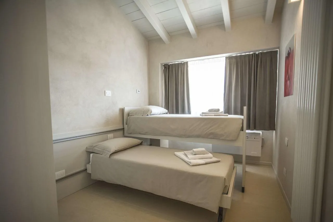 Relais Madergnago Gardapartments Desenzano del Garda Italien