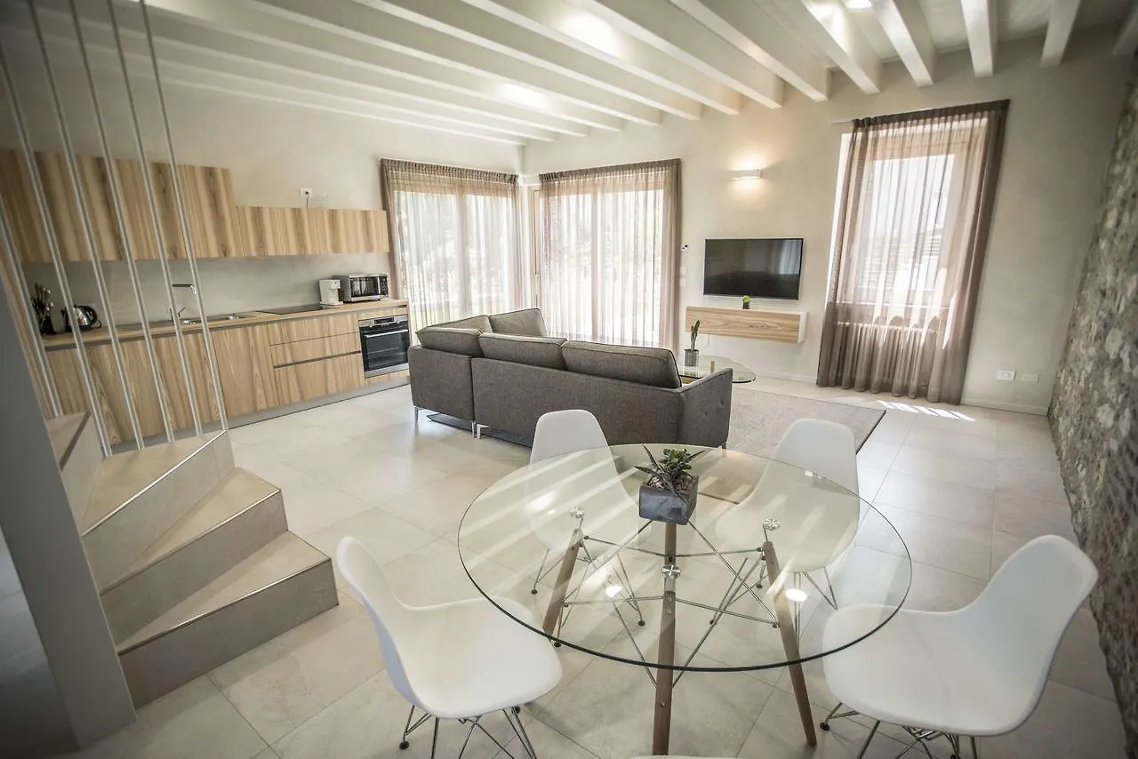Lejlighed Relais Madergnago Gardapartments Desenzano del Garda